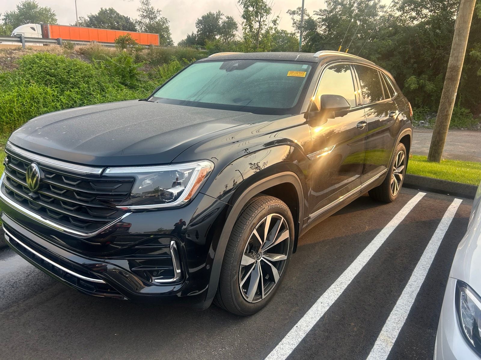 2024 Volkswagen Atlas Cross Sport 2.0T SEL Premium R-Line