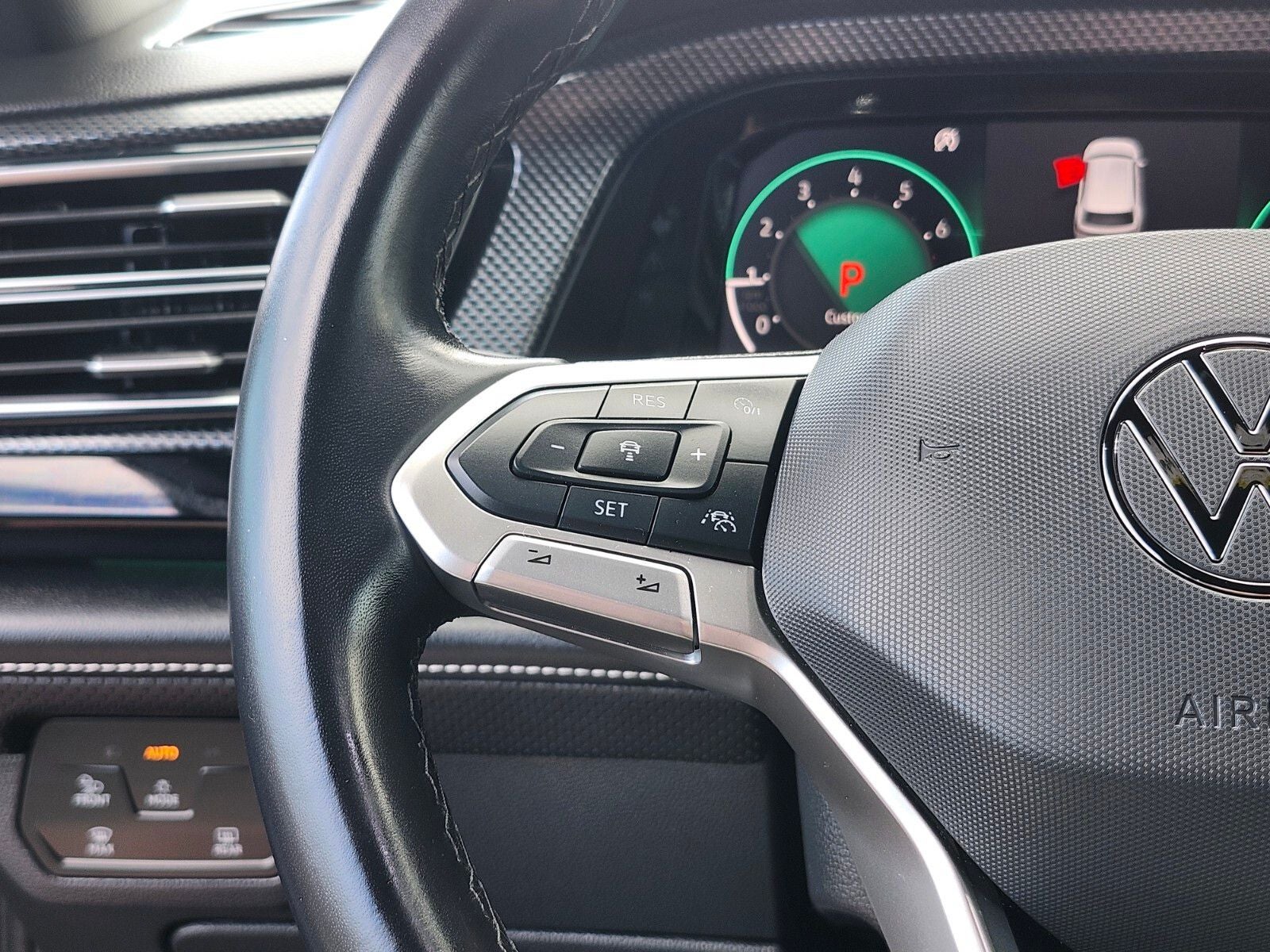 2024 Volkswagen Atlas Cross Sport 2.0T SEL Premium R-Line
