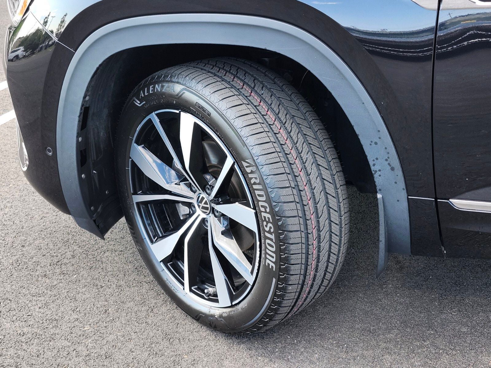 2024 Volkswagen Atlas Cross Sport 2.0T SEL Premium R-Line