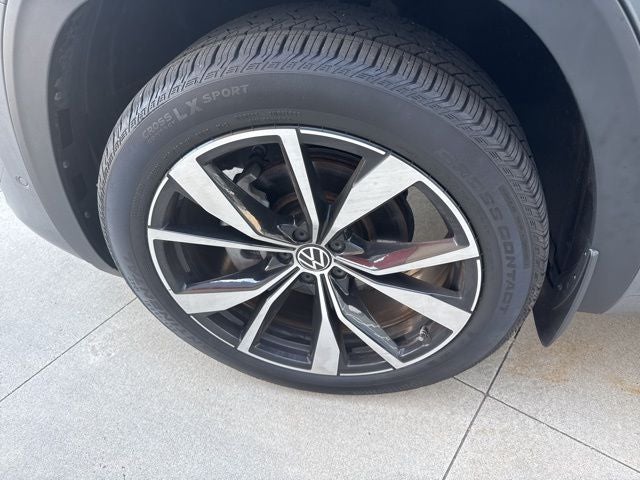 2025 Volkswagen Atlas Cross Sport 2.0T SEL Premium R-Line