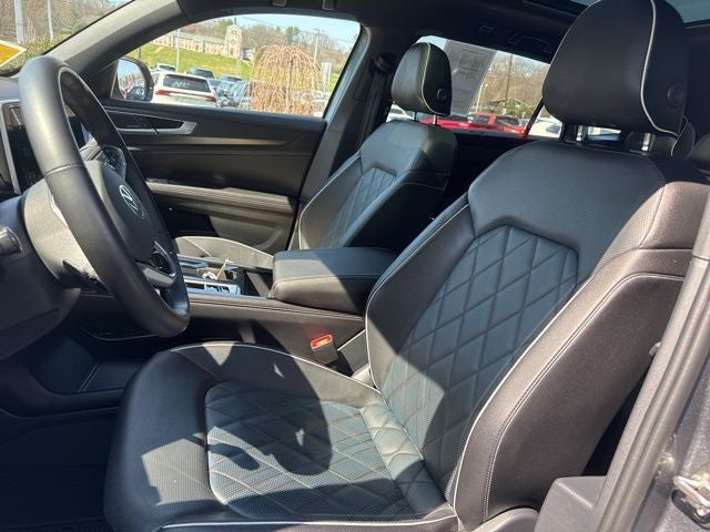 2025 Volkswagen Atlas Cross Sport 2.0T SEL Premium R-Line
