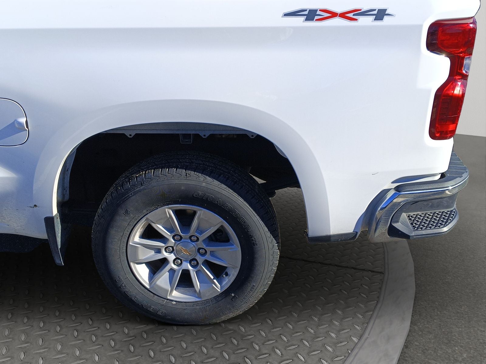 2025 Chevrolet Silverado 1500 LT LT1