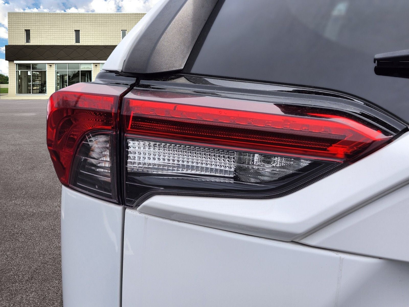 2020 Toyota RAV4 Hybrid LE AWD