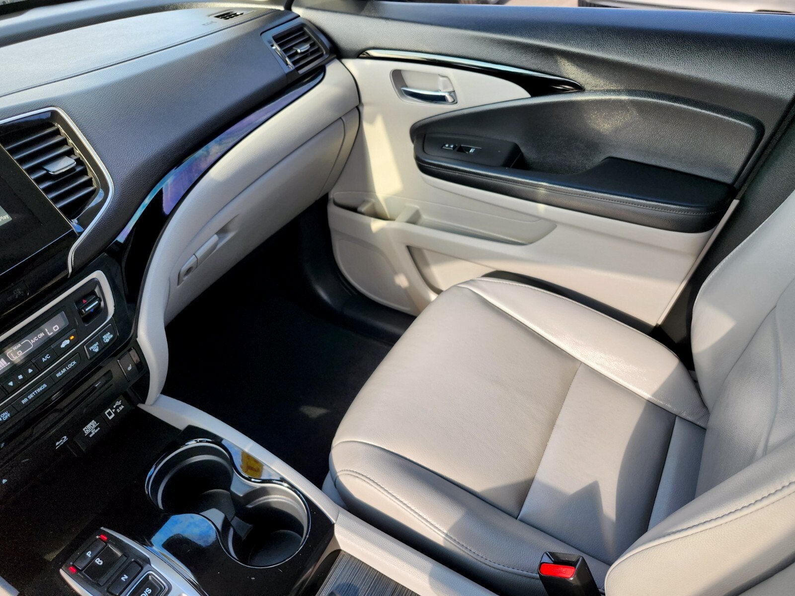 2021 Honda Pilot Touring 8 Passenger