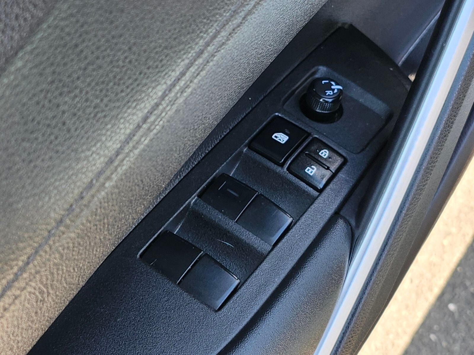 2024 Toyota Corolla Cross Hybrid SE