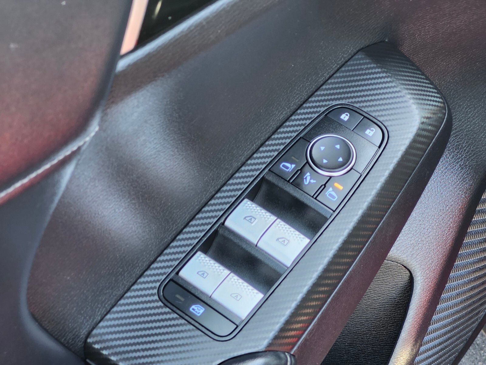 2023 Mitsubishi Outlander PHEV SE