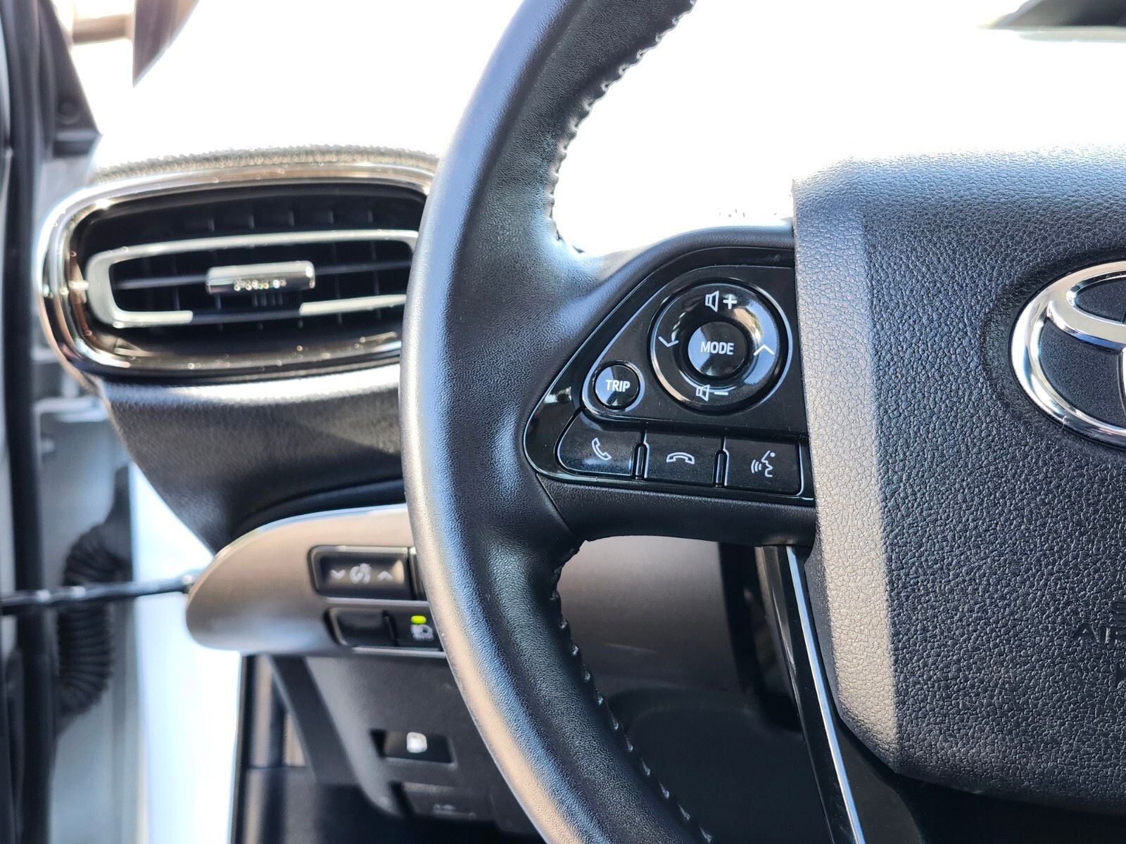 2021 Toyota Prius XLE
