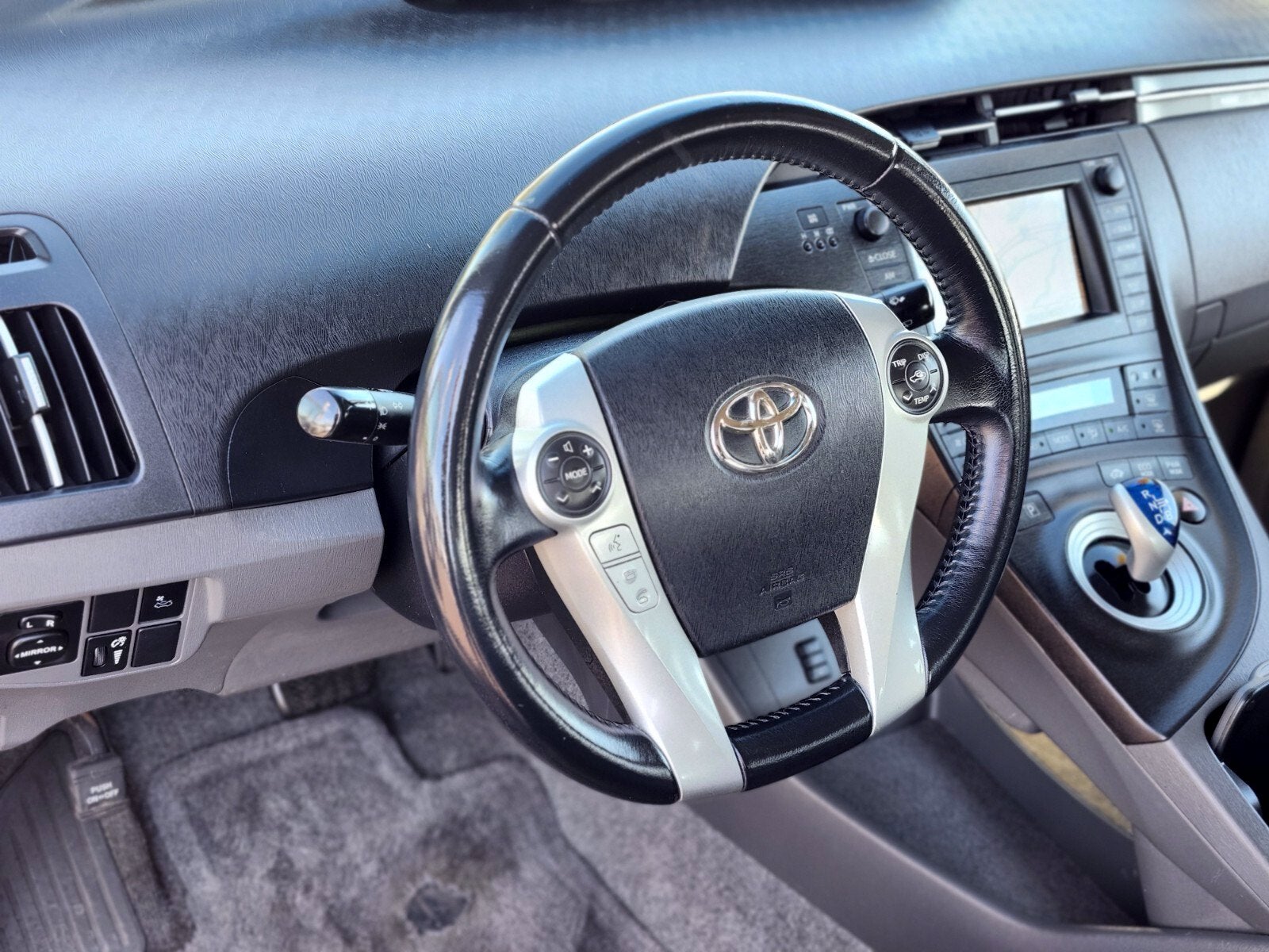 2010 Toyota Prius IV Solar Roof Package
