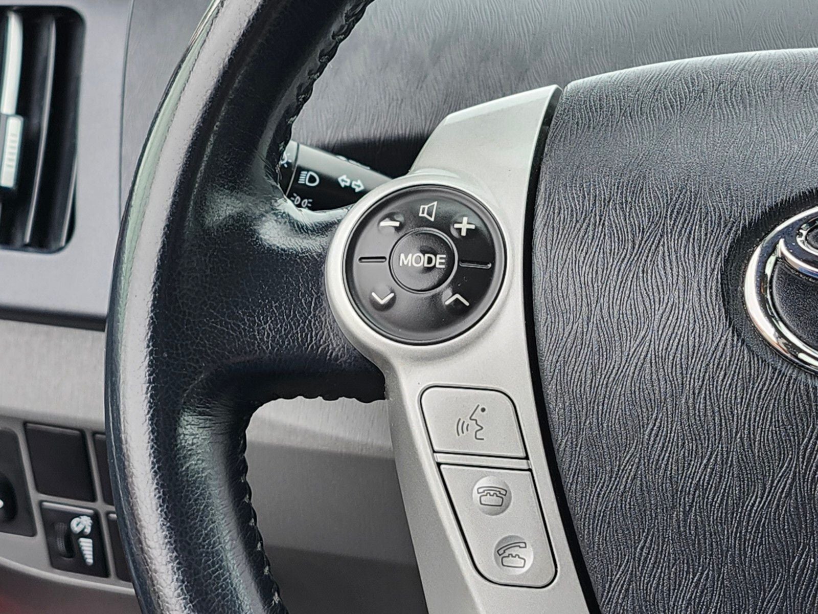 2010 Toyota Prius III