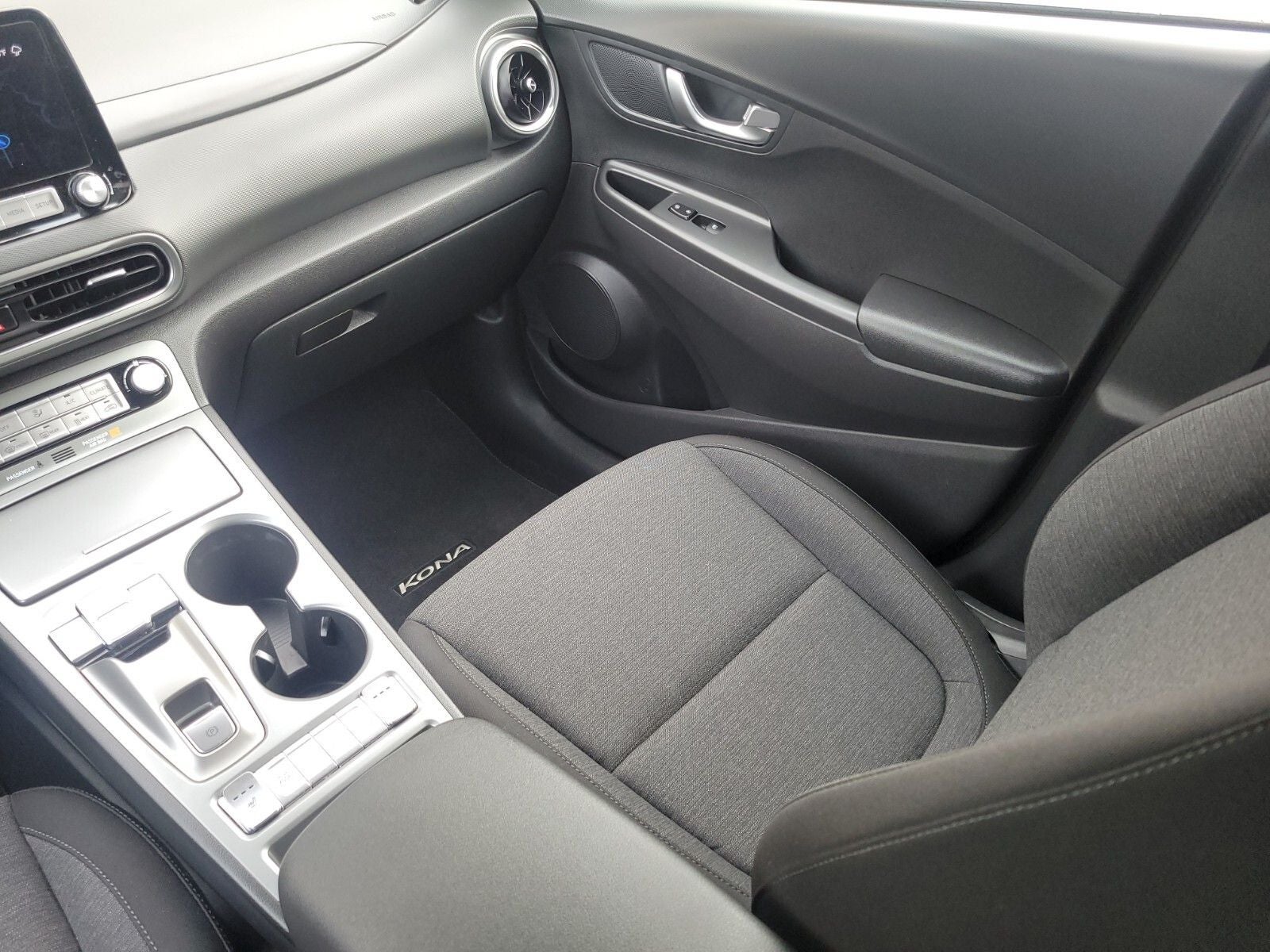 2023 Hyundai Kona Electric SEL