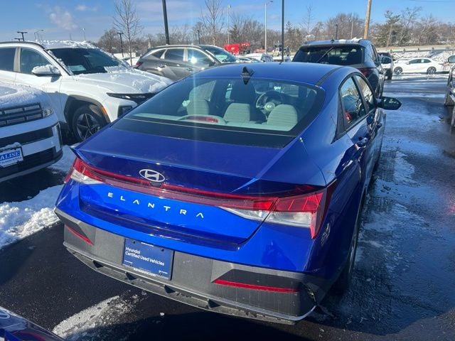 2025 Hyundai Elantra SE