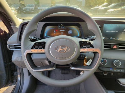 2025 Hyundai Elantra SE