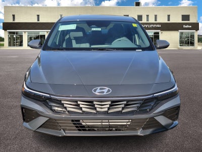 2025 Hyundai Elantra SE