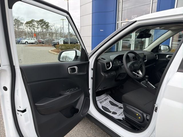 2026 Hyundai Venue SE