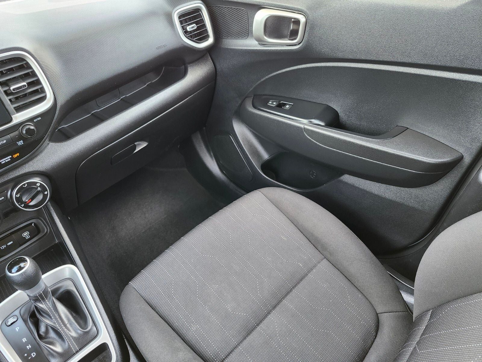 2023 Hyundai Venue SE