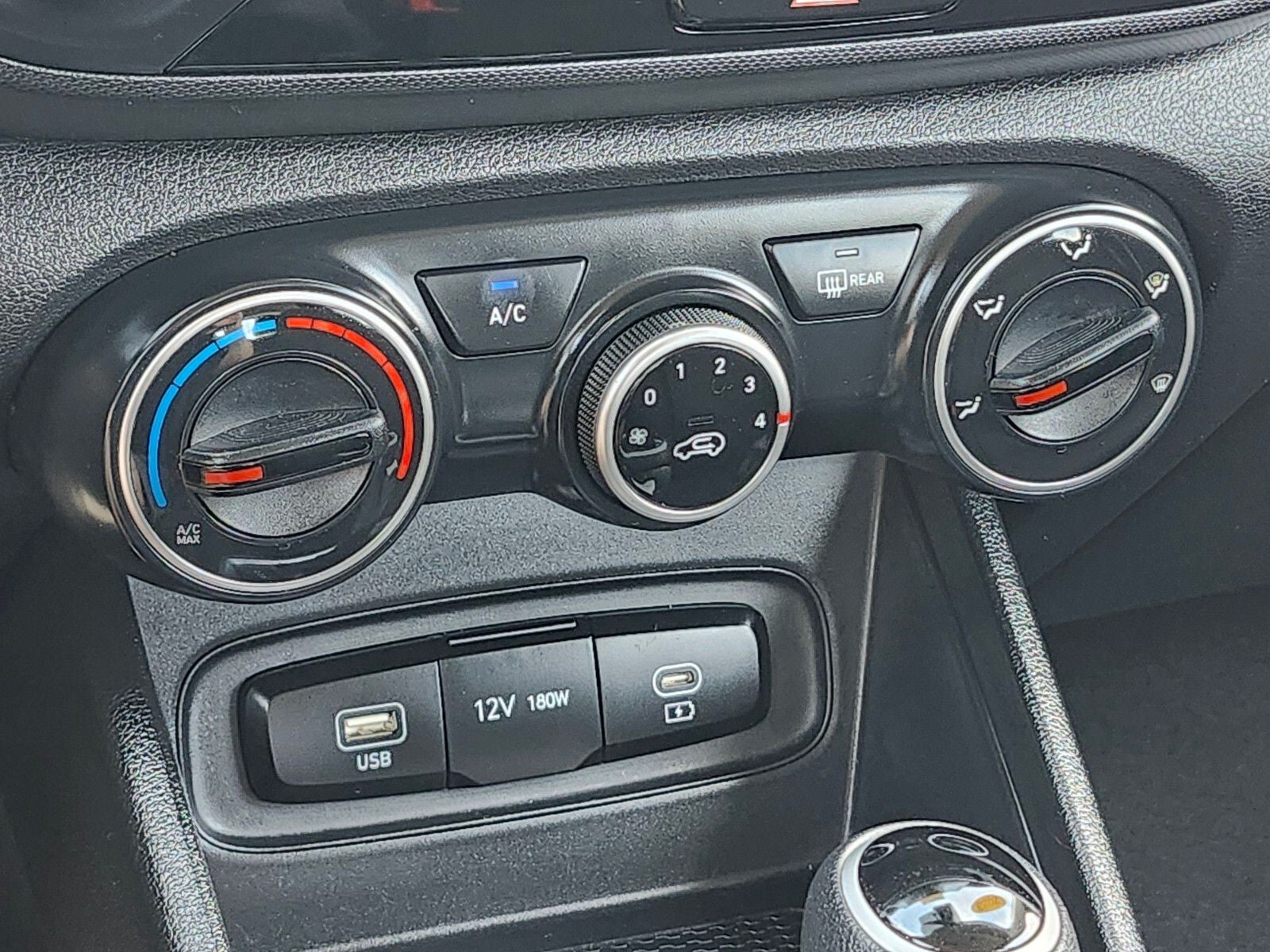 2023 Hyundai Venue SE