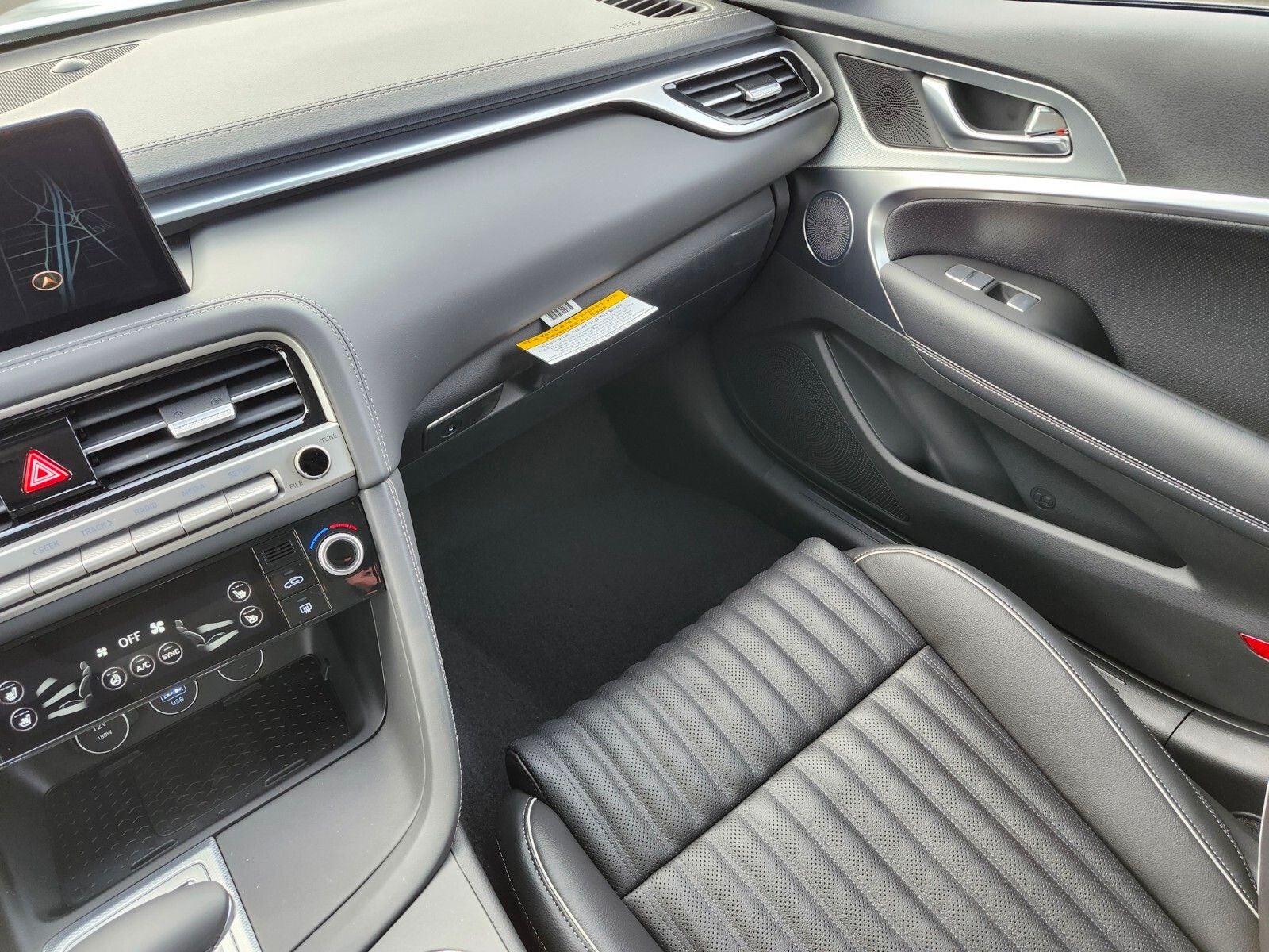 2026 Genesis G70 2.5T PRESTIGE