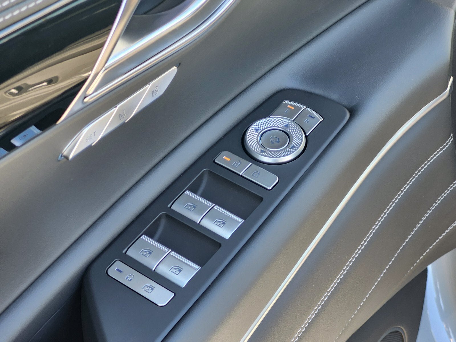 2027 Genesis GV80 2.5T