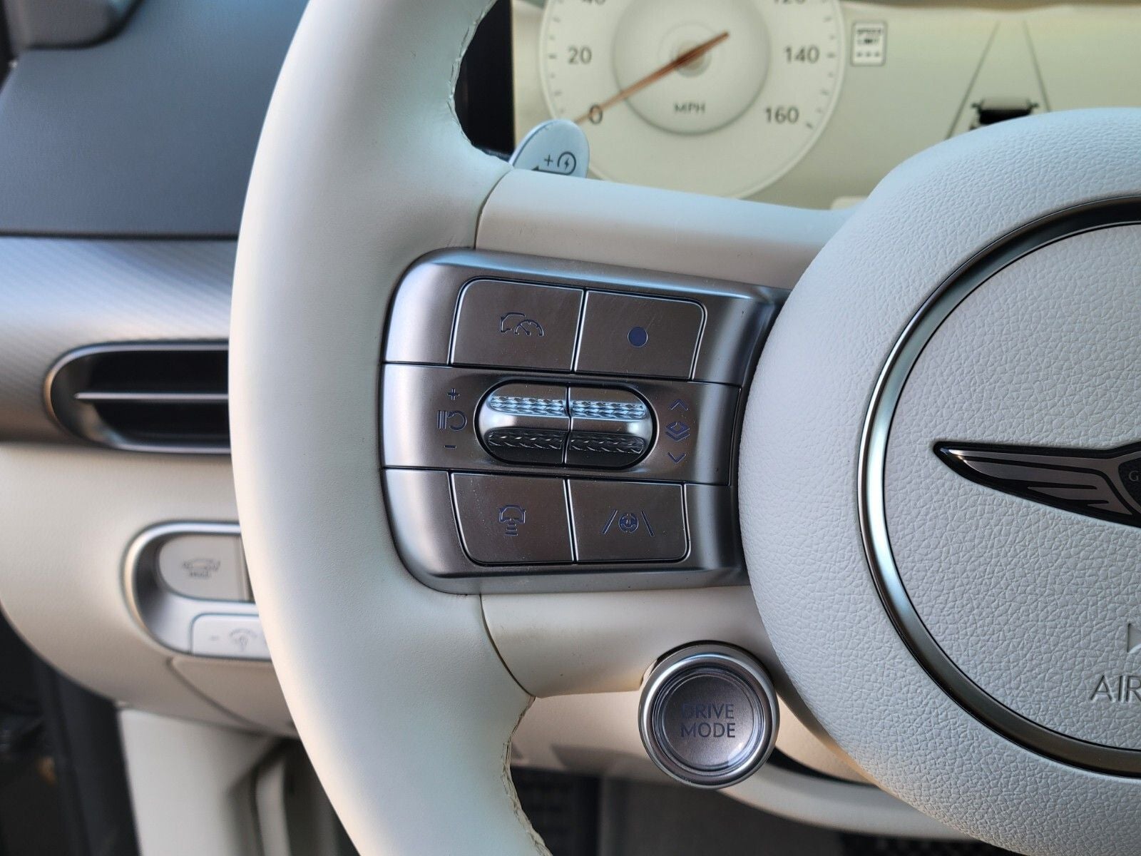 2025 Genesis GV60 Standard