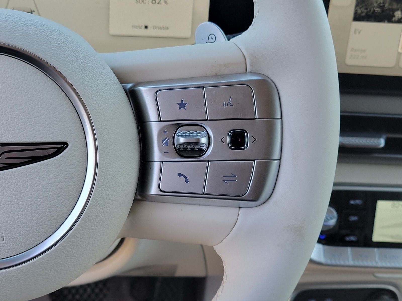 2025 Genesis GV60 Standard