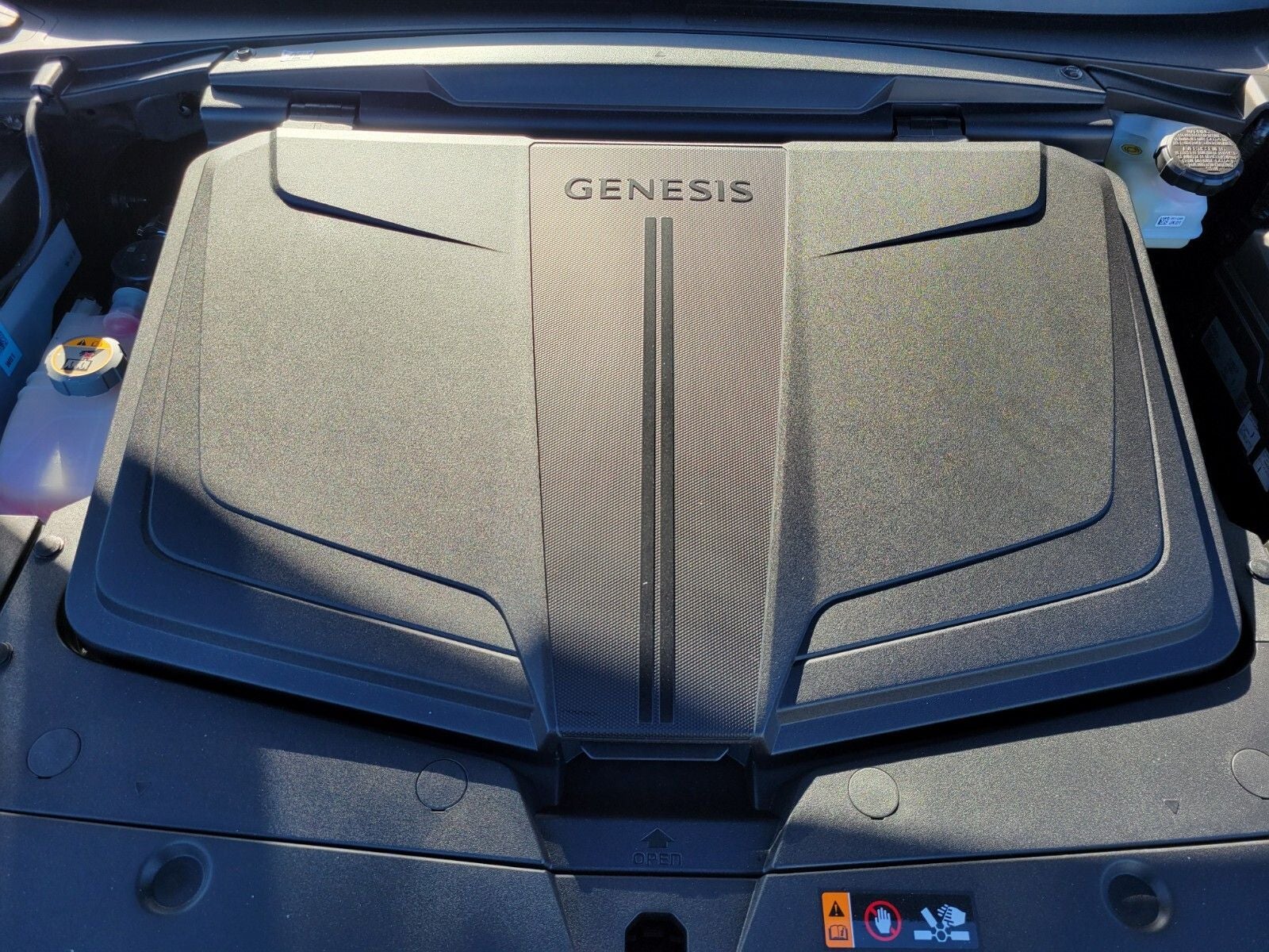 2025 Genesis GV60 Standard