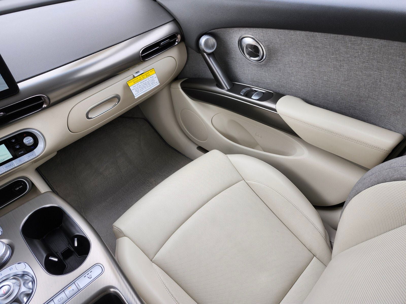 2025 Genesis GV60 Standard