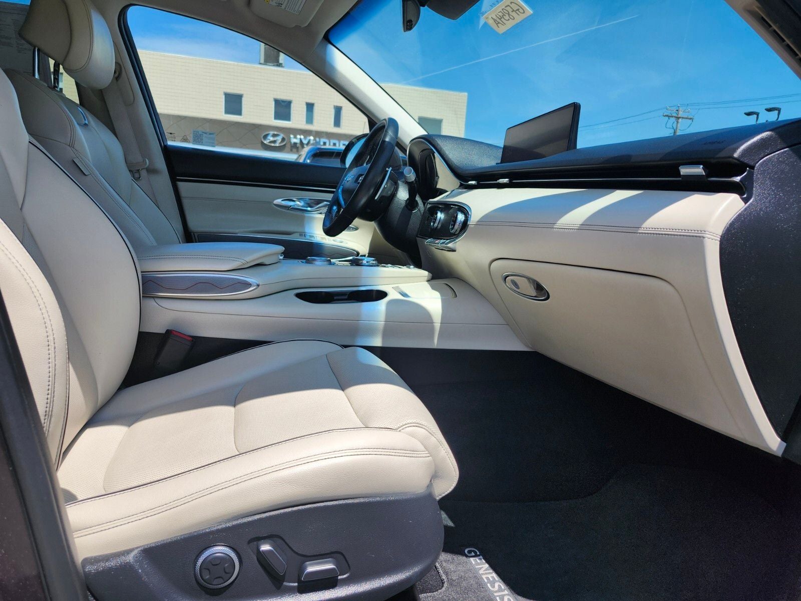 2023 GENESIS GV70 Standard - Photo 11