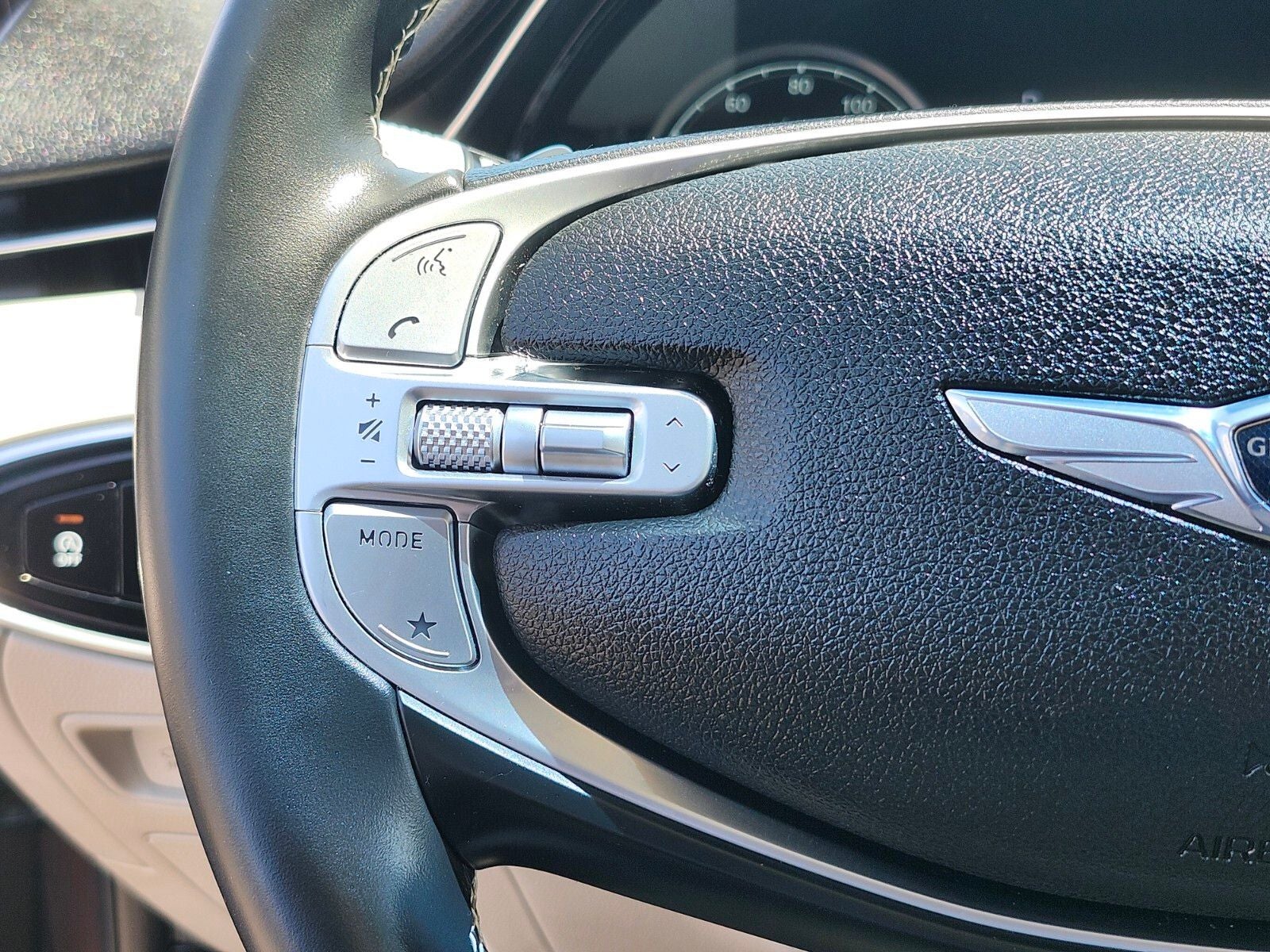 2023 GENESIS GV70 Standard - Photo 31