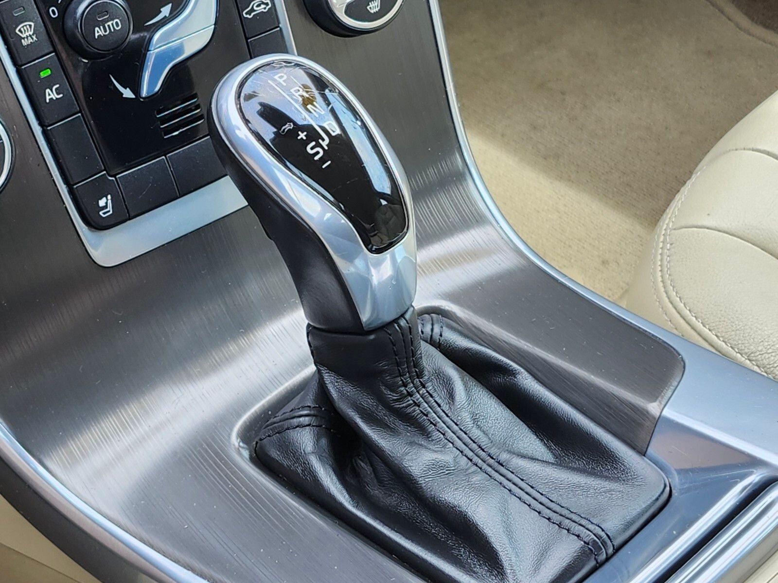 2015 Volvo V60 T5 Premier