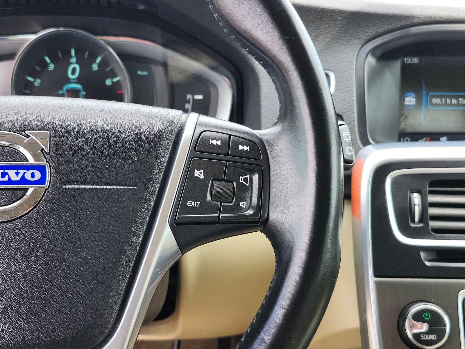 2015 Volvo V60 T5 Premier